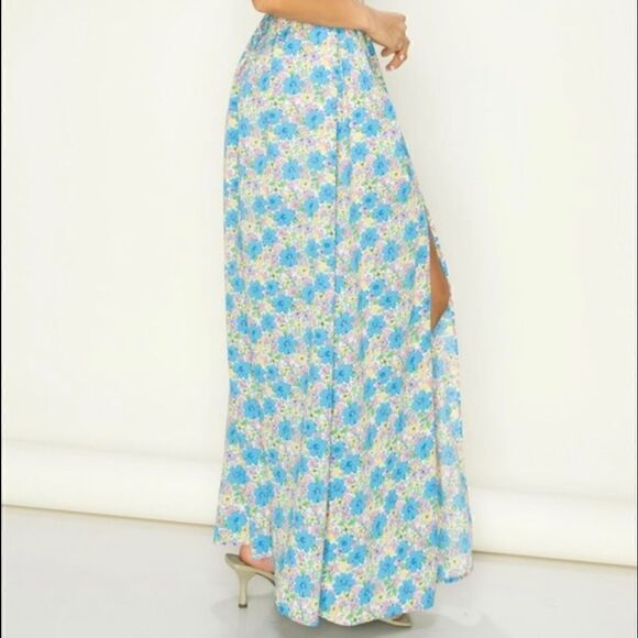 Floral Maxi Dress - Picture 5 of 14